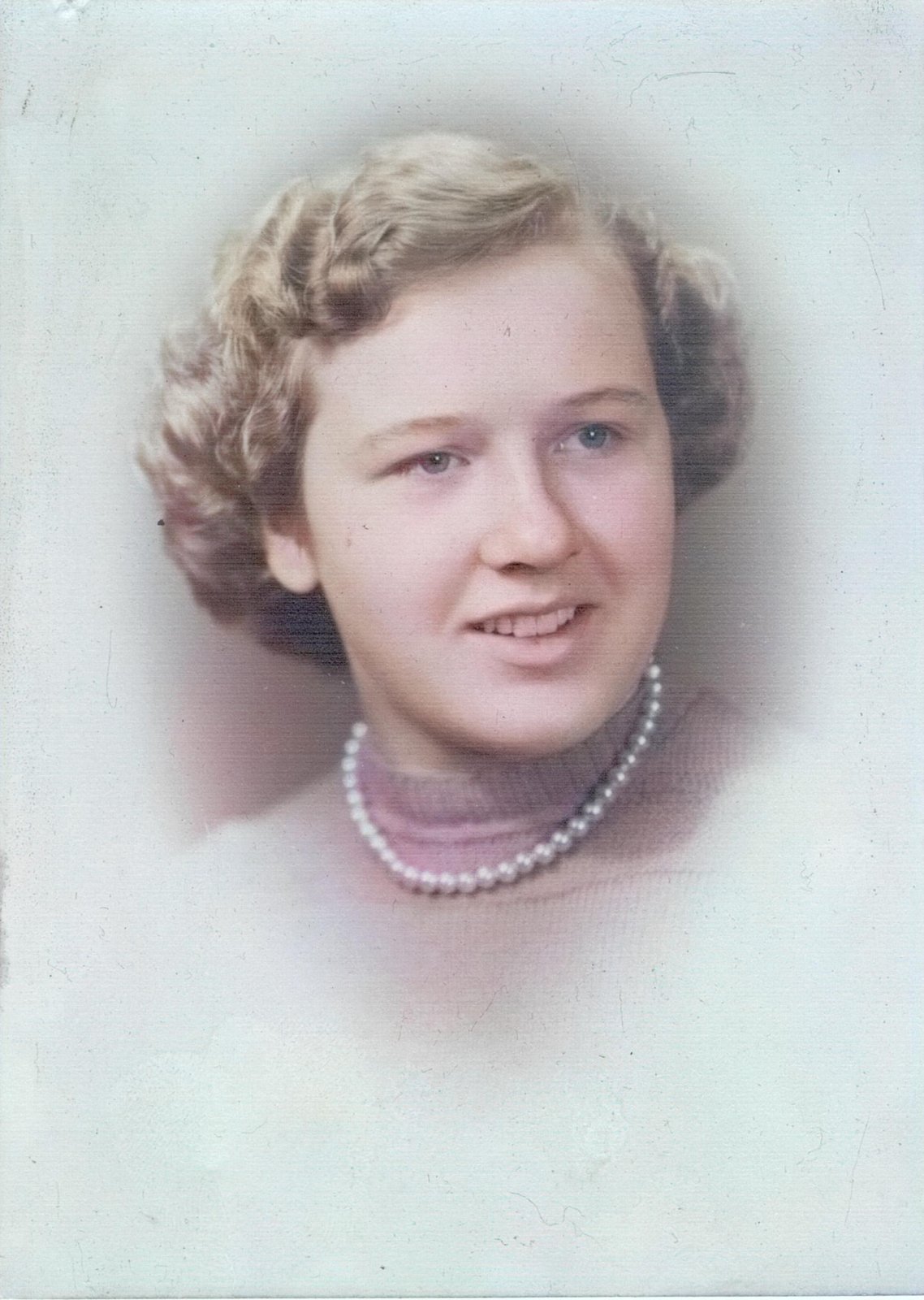 Esther as a young woman, about 1950. Esther as a young woman, about 1950.