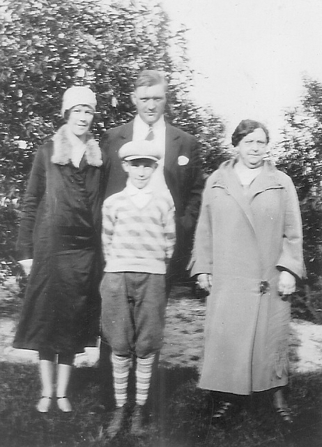 Maude, Fred, their son Wilbur, and Fred's mother Ellen