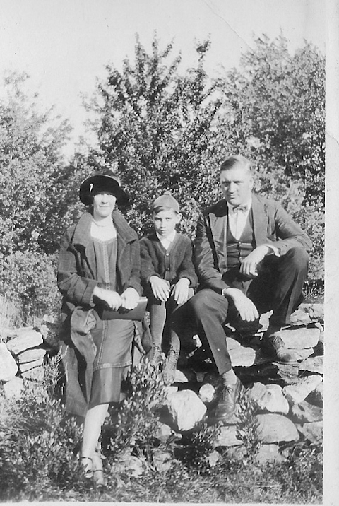 Maude, Fred, and their son Wilbur Maude, Fred, and their son Wilbur