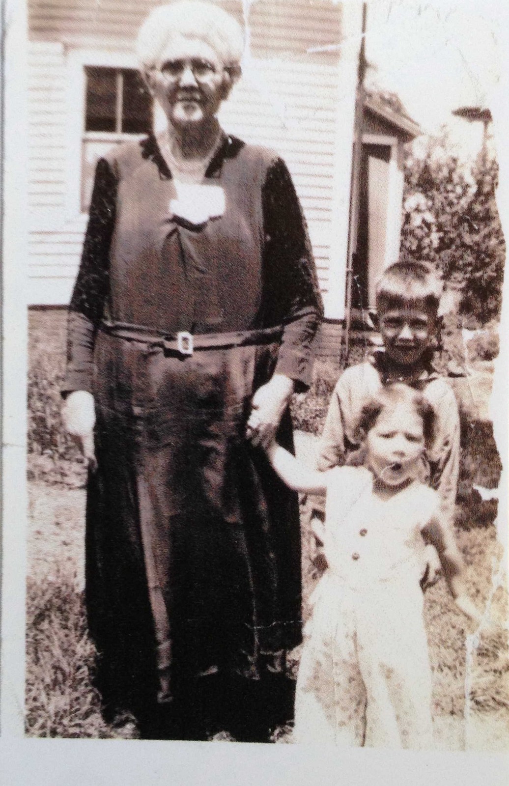Maude's mother, Sarah Hanna, with Donald and Muriel Hanna Maude's mother, Sarah Hanna, with Donald and Muriel Hanna